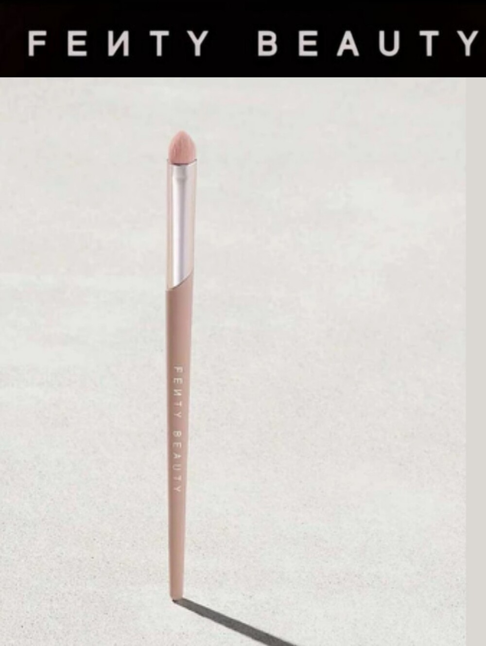 Fenty Beauty Precise Definition Eyeshadow Brush